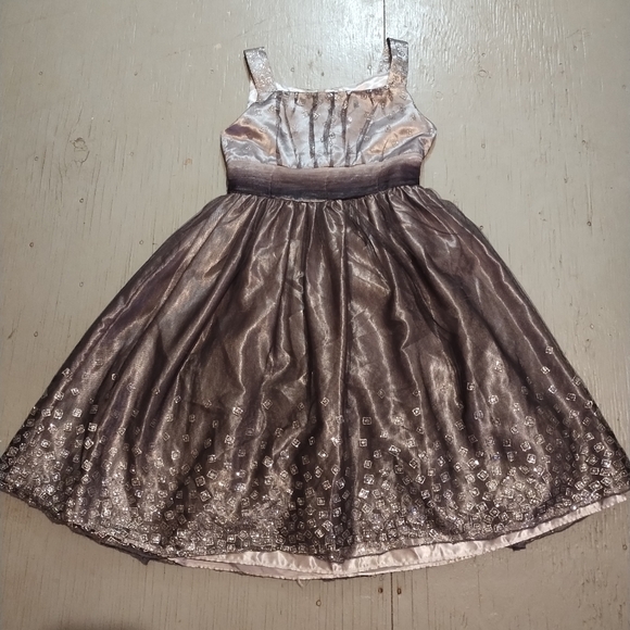 Love Other - LOVE Girls Sleeveless Grey Metallic Shimmery Formal Dress With Toole Size 10